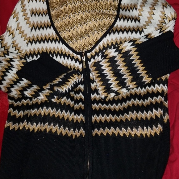 Sweater - Picture 4 of 4